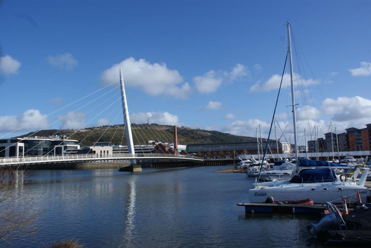 Coastal - Waterfront Apartment Swansea